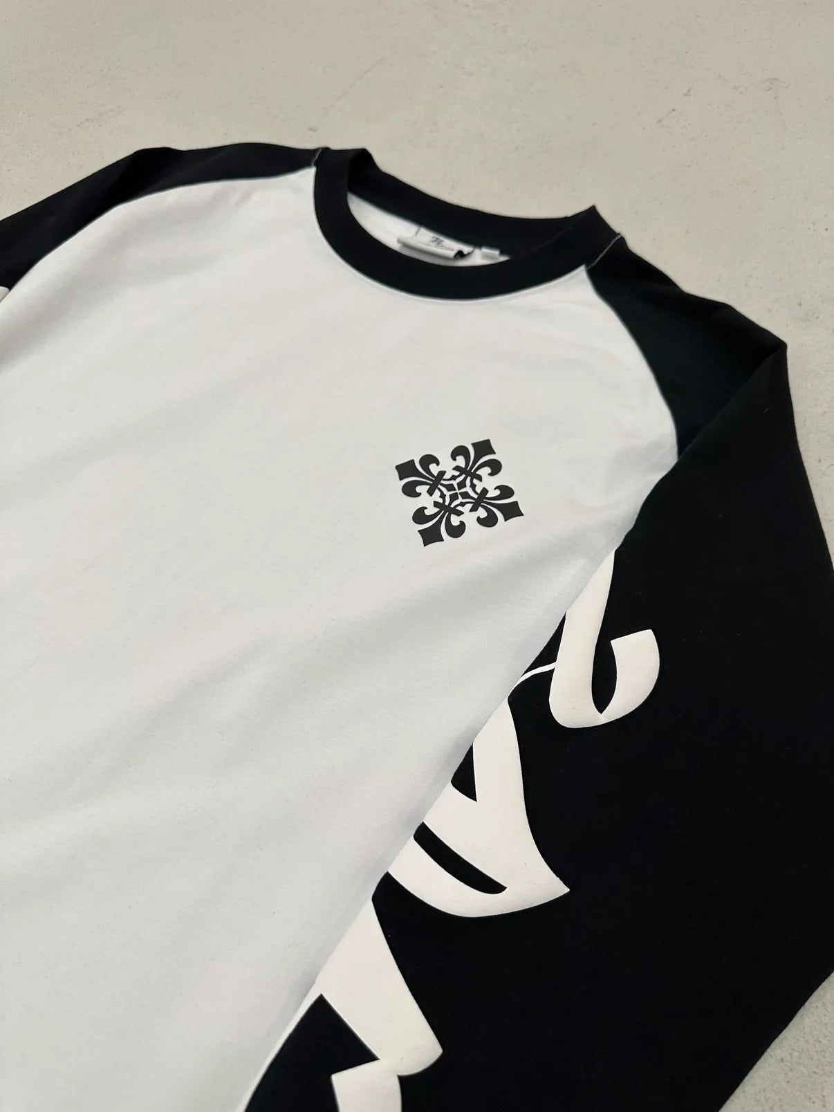 BENDS LONGSLEEVE BLACK